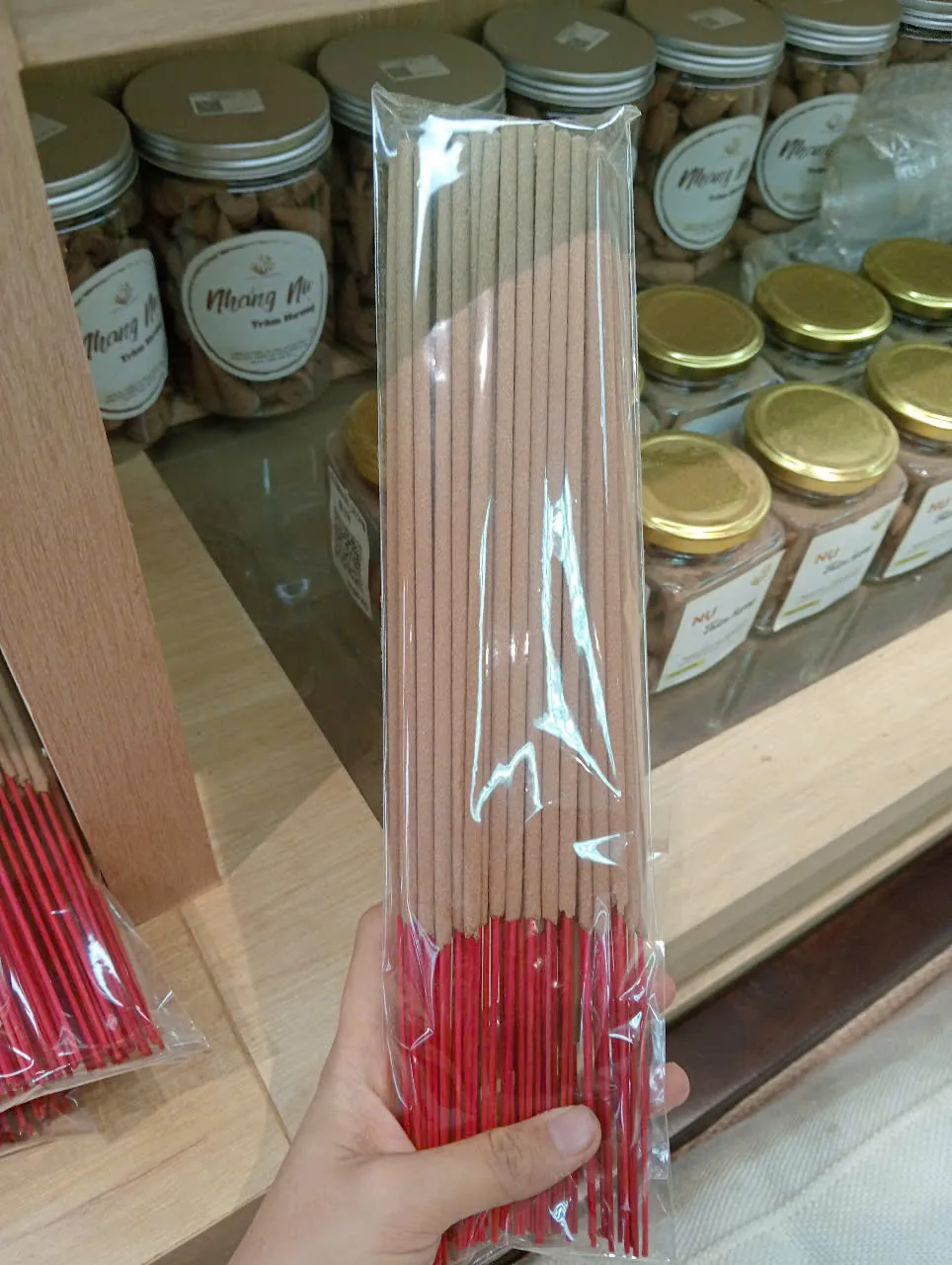 Premium Natural Agarwood Incense Sticks (30–40cm) – Vietnamese Oud | Wholesale Grade&nbsp;